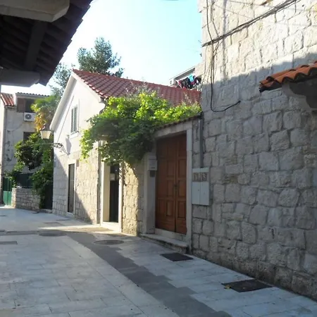 Dube Apartment Split