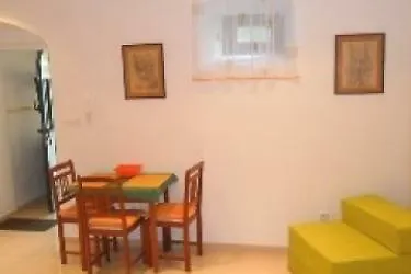 Dube * سبليت